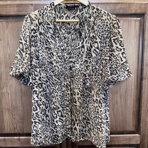 BCBGMAXAZRIA Leopard Print Blouse Short Sleeve Button Down Top Sz S